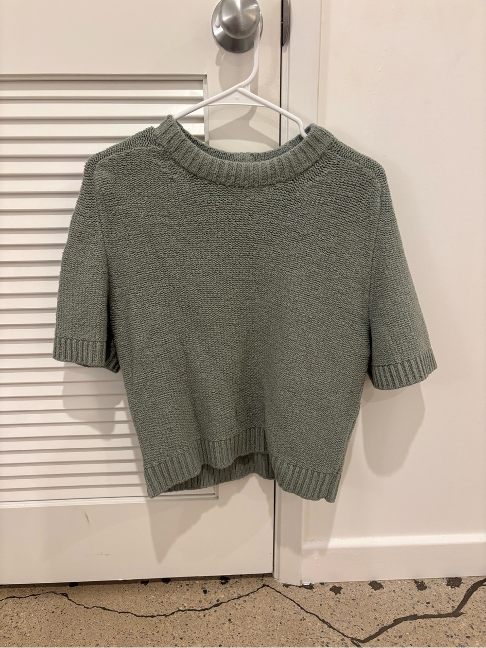Abercrombie Women’s Short-Sleeve Knit Sweater in Sage Green